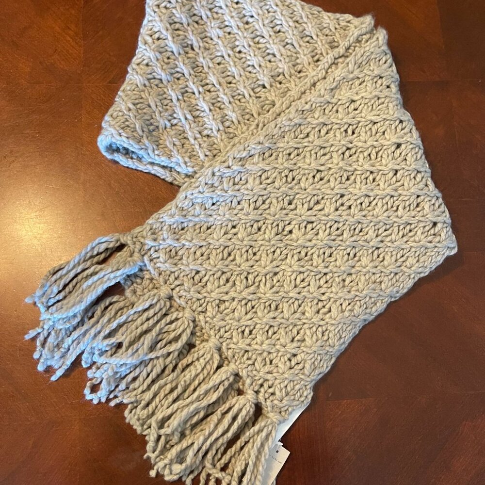 Ann Taylor Chunky Knit gray Scarf  Fringe Design wool cozy scarf fall‎ accessory